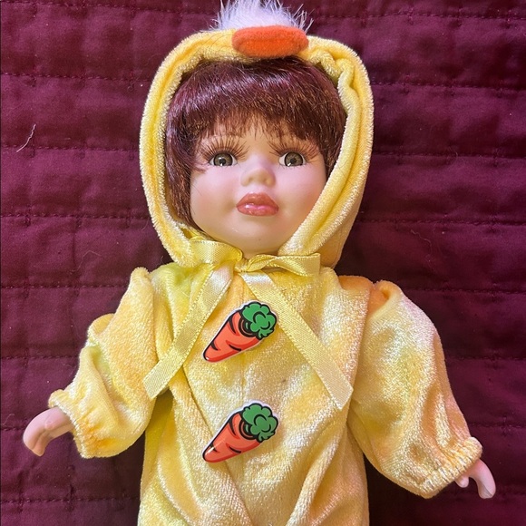 Porcelain ! Yellow Baby Doll in Carrot Costume - Picture 2 of 7